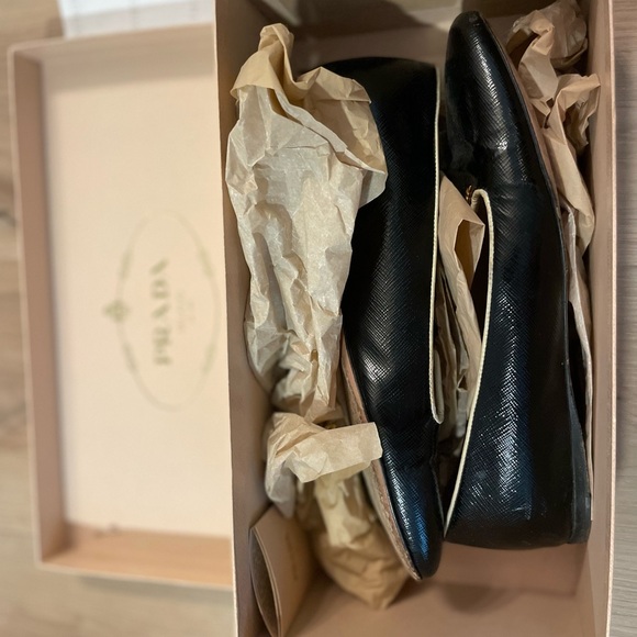 Prada Saffiano • patent leather flats - Picture 5 of 7